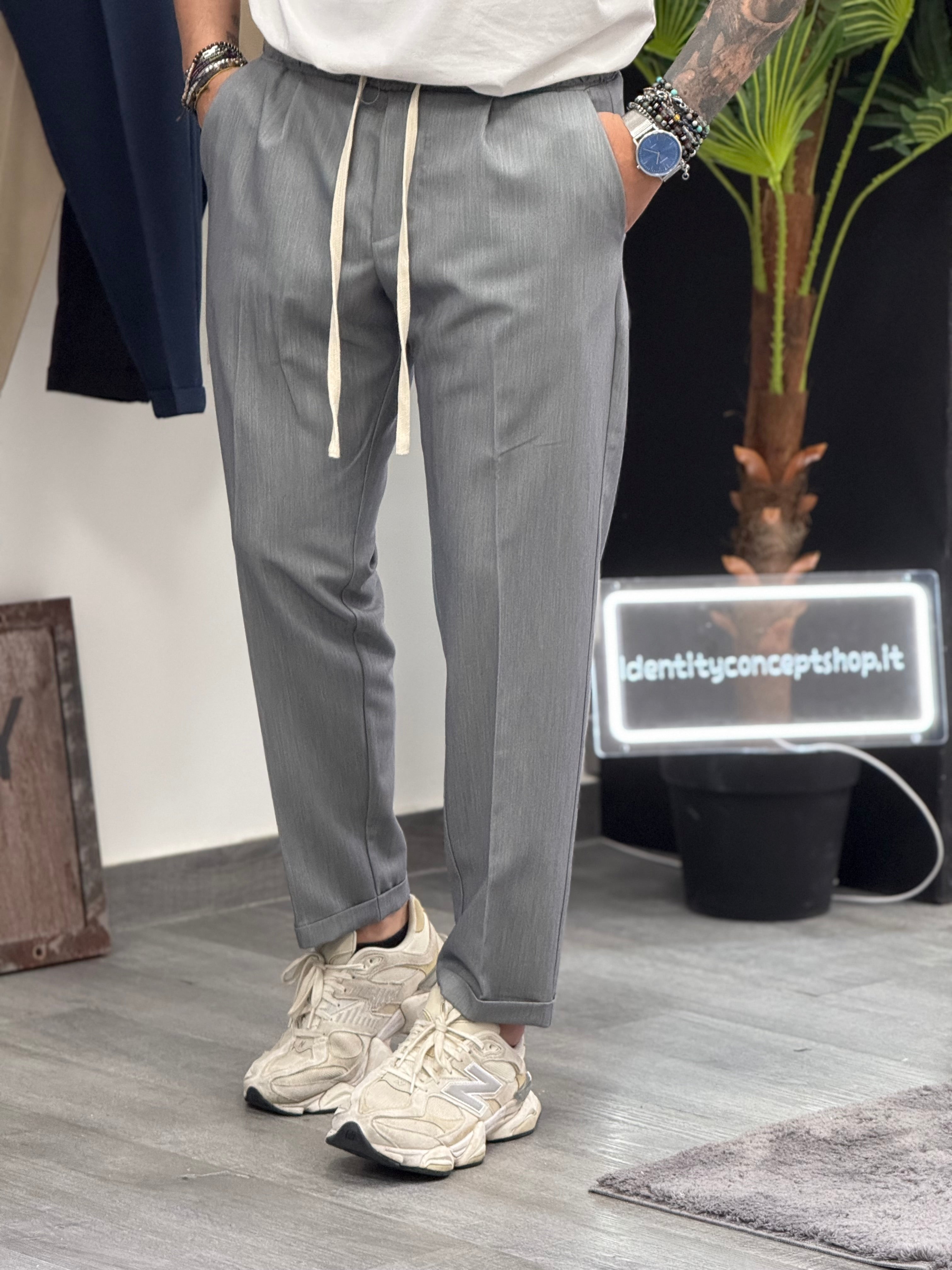 PANTALACCIO GOLDEN NEW JOB BRAND