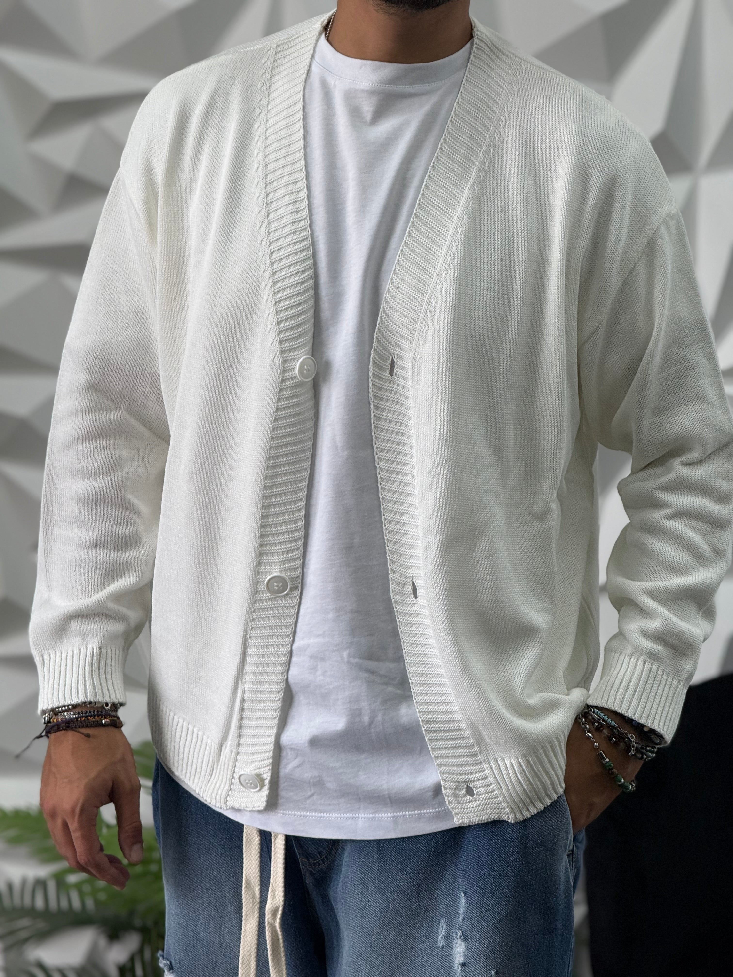 Cardigan bianco over New Job Brand