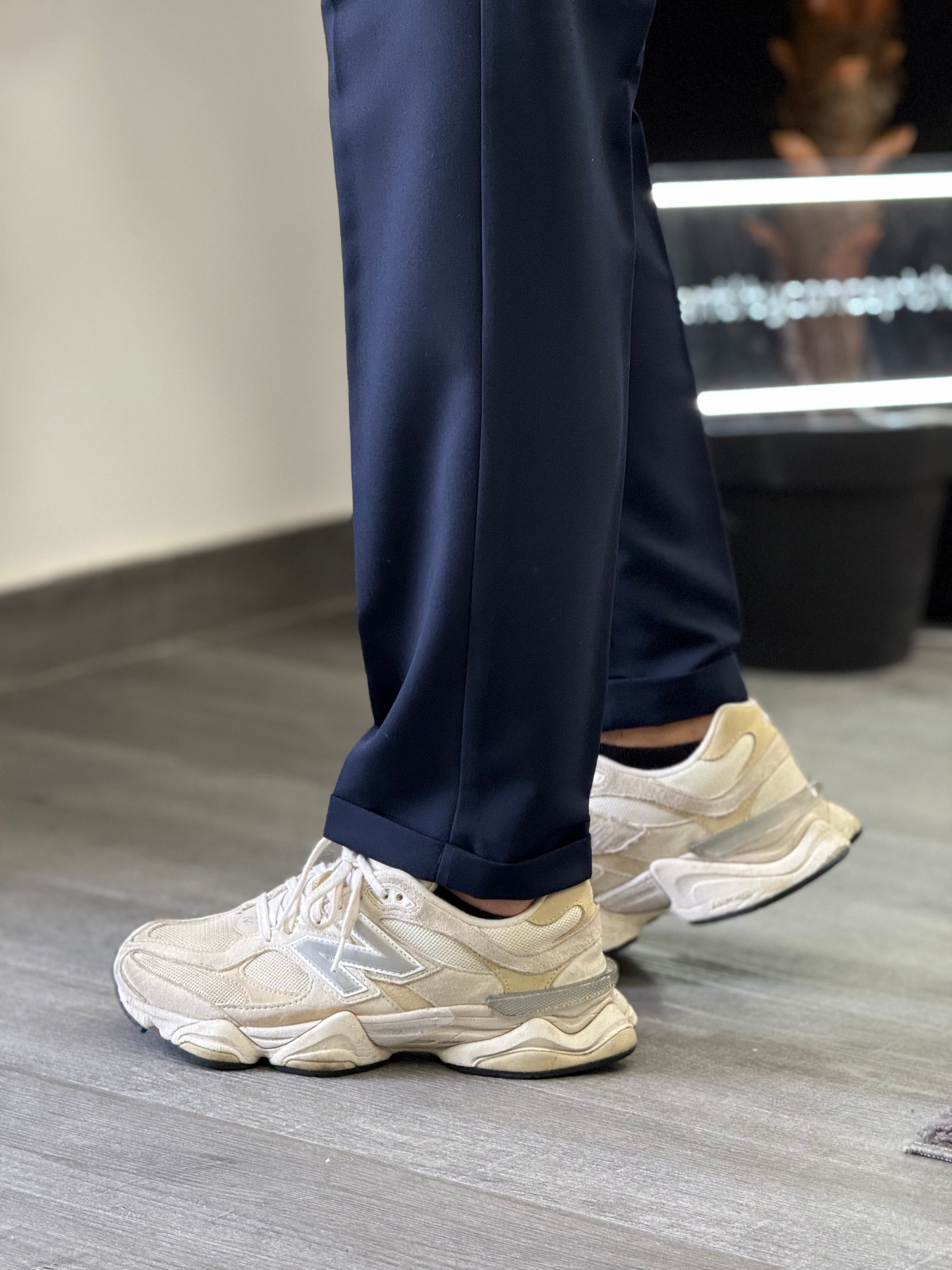 PANTALACCIO GOLDEN NEW JOB BRAND