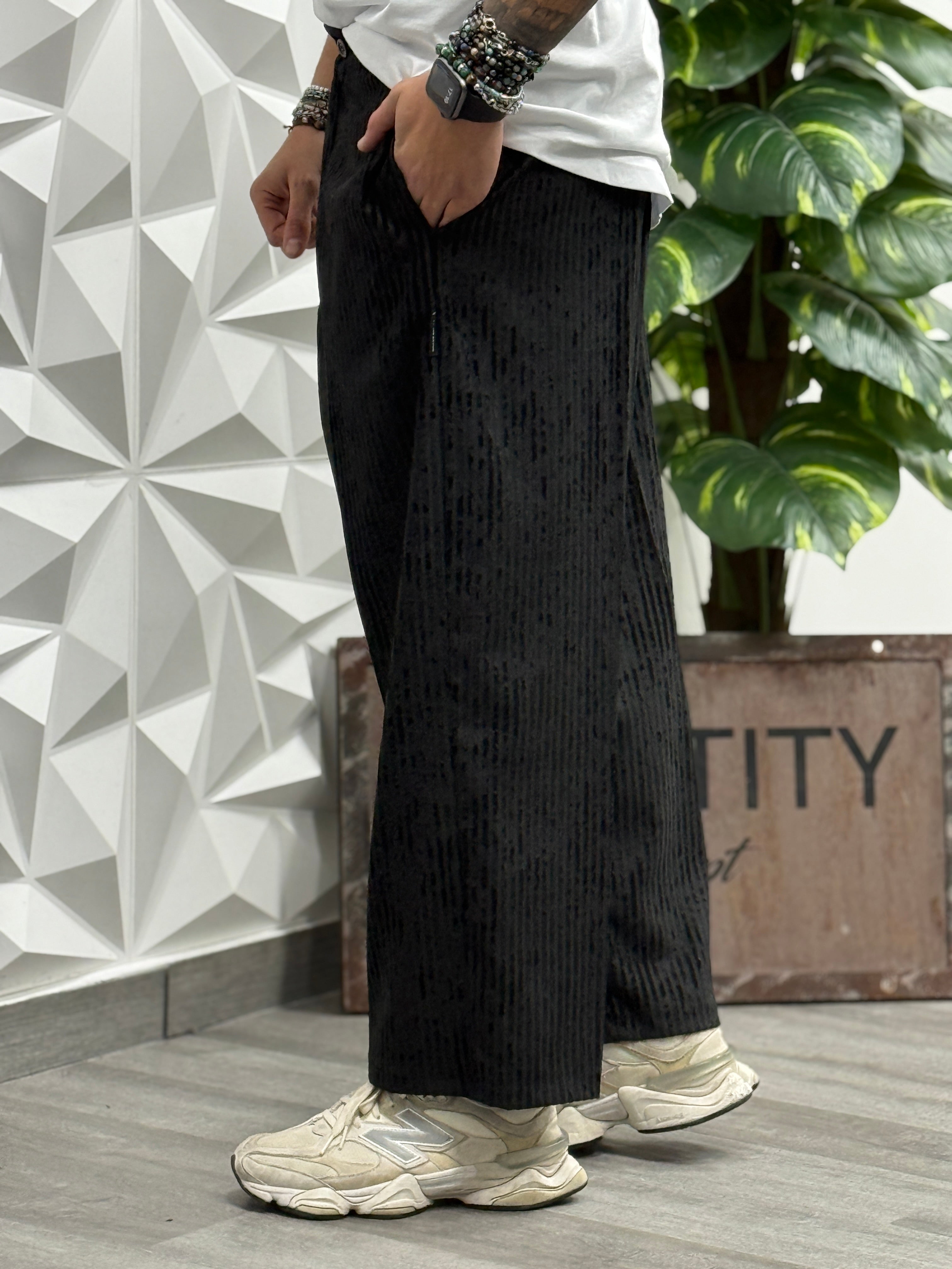 Pantalaccio velvet fondo ampio nero new job brand
