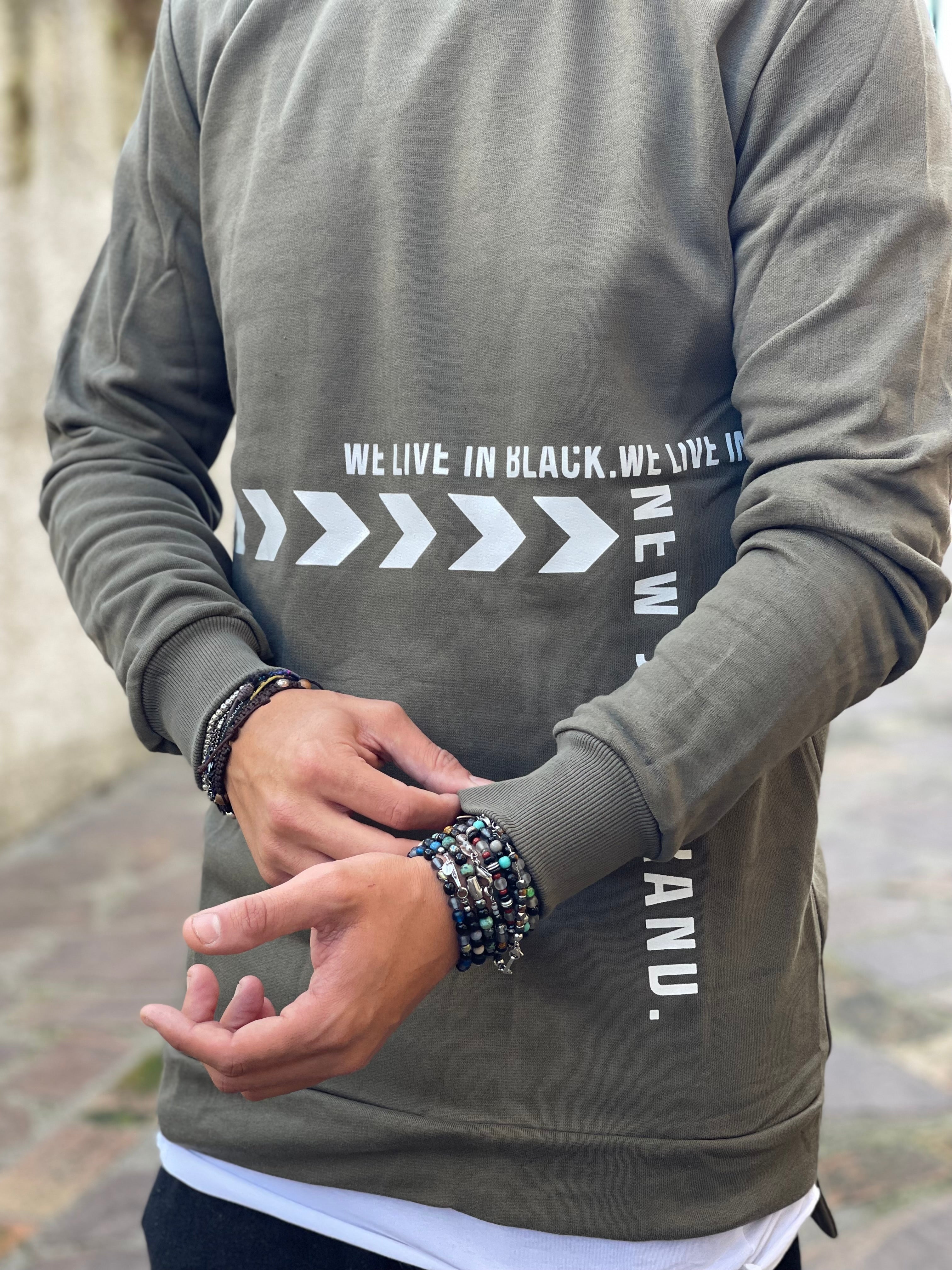 FELPE VERDE MILITARE WE LIVE IN BLACK NJB