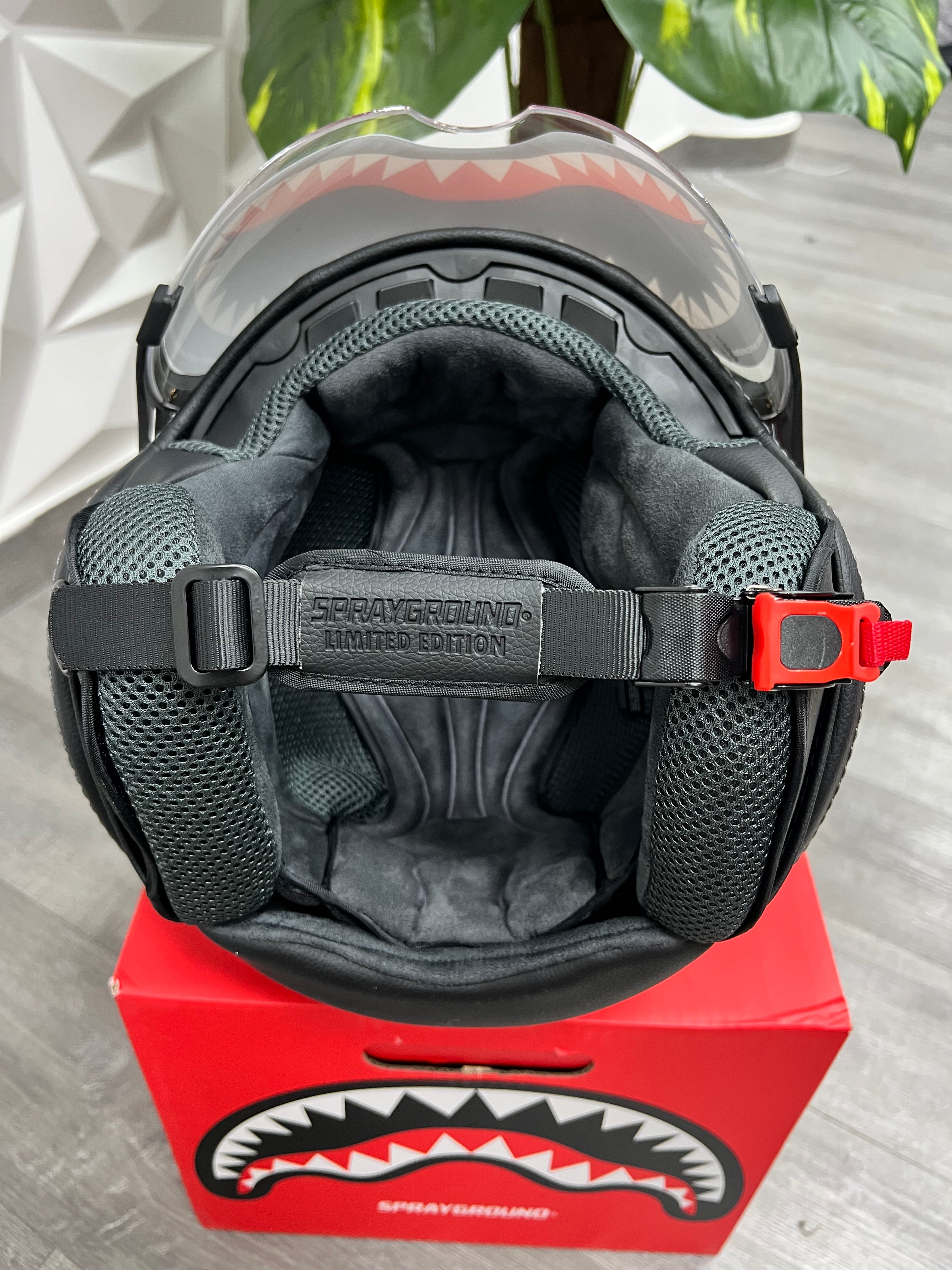 CASCO SPRAYGROUND NERO