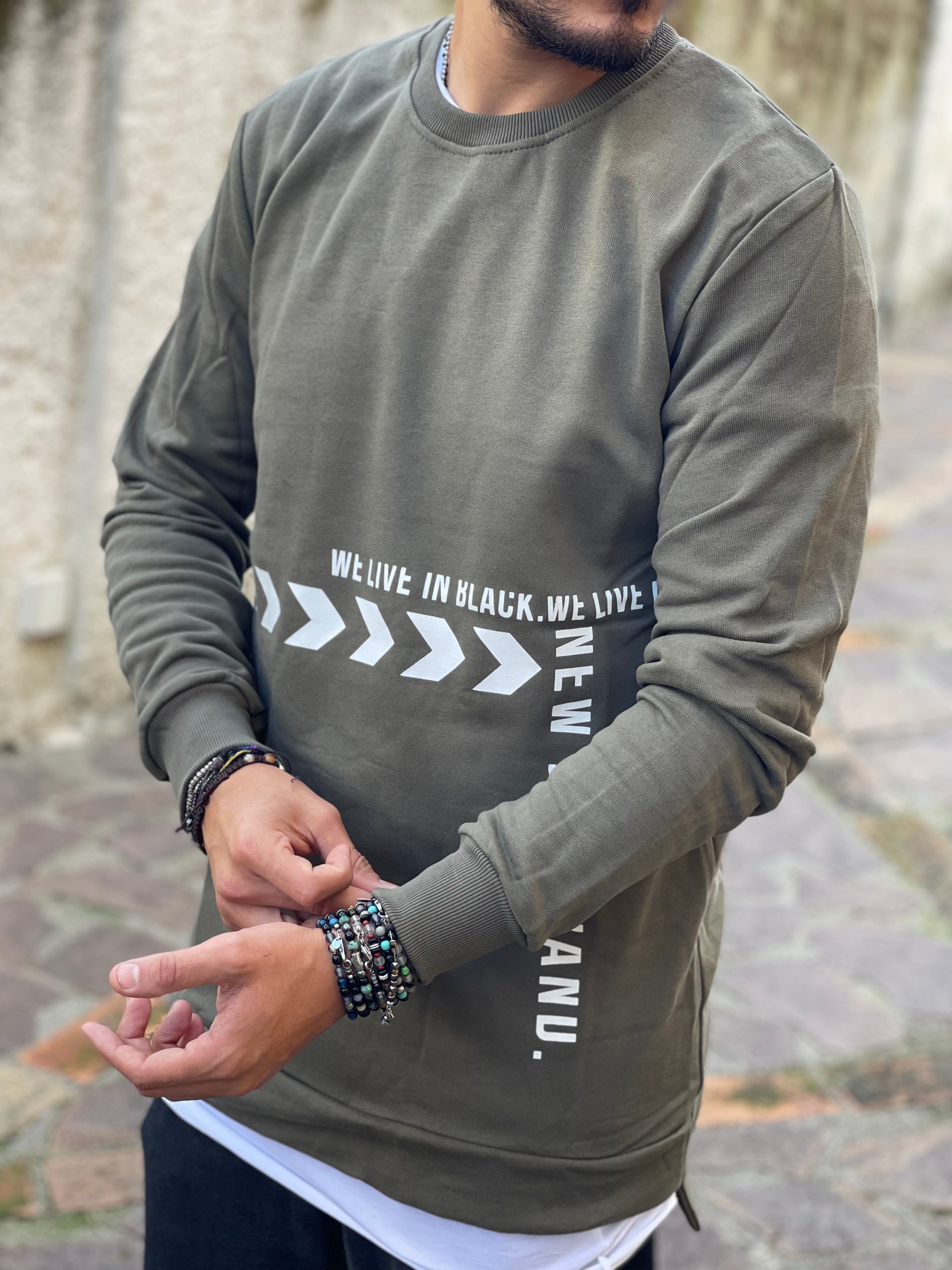 FELPE VERDE MILITARE WE LIVE IN BLACK NJB