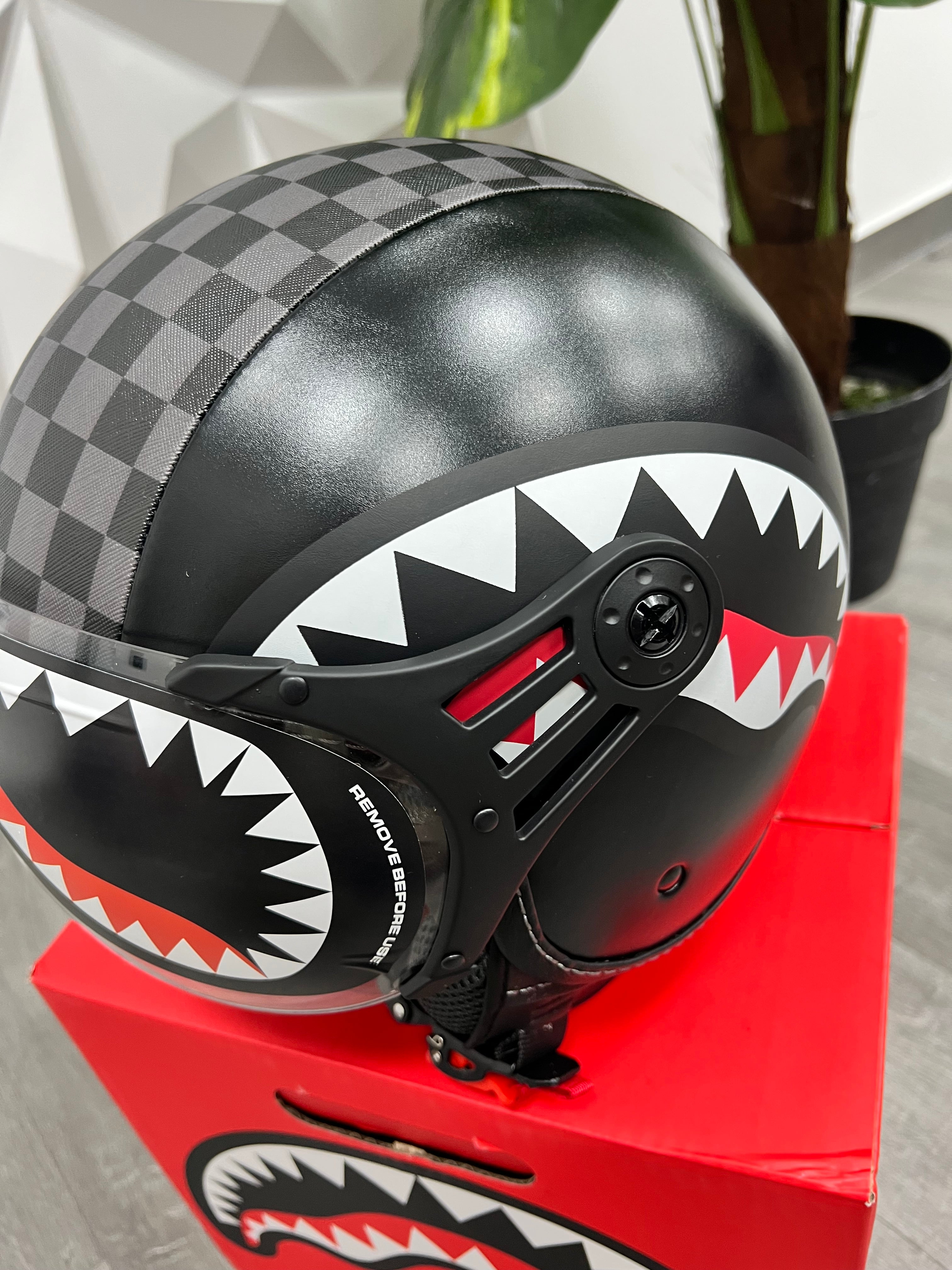 CASCO SPRAYGROUND NERO