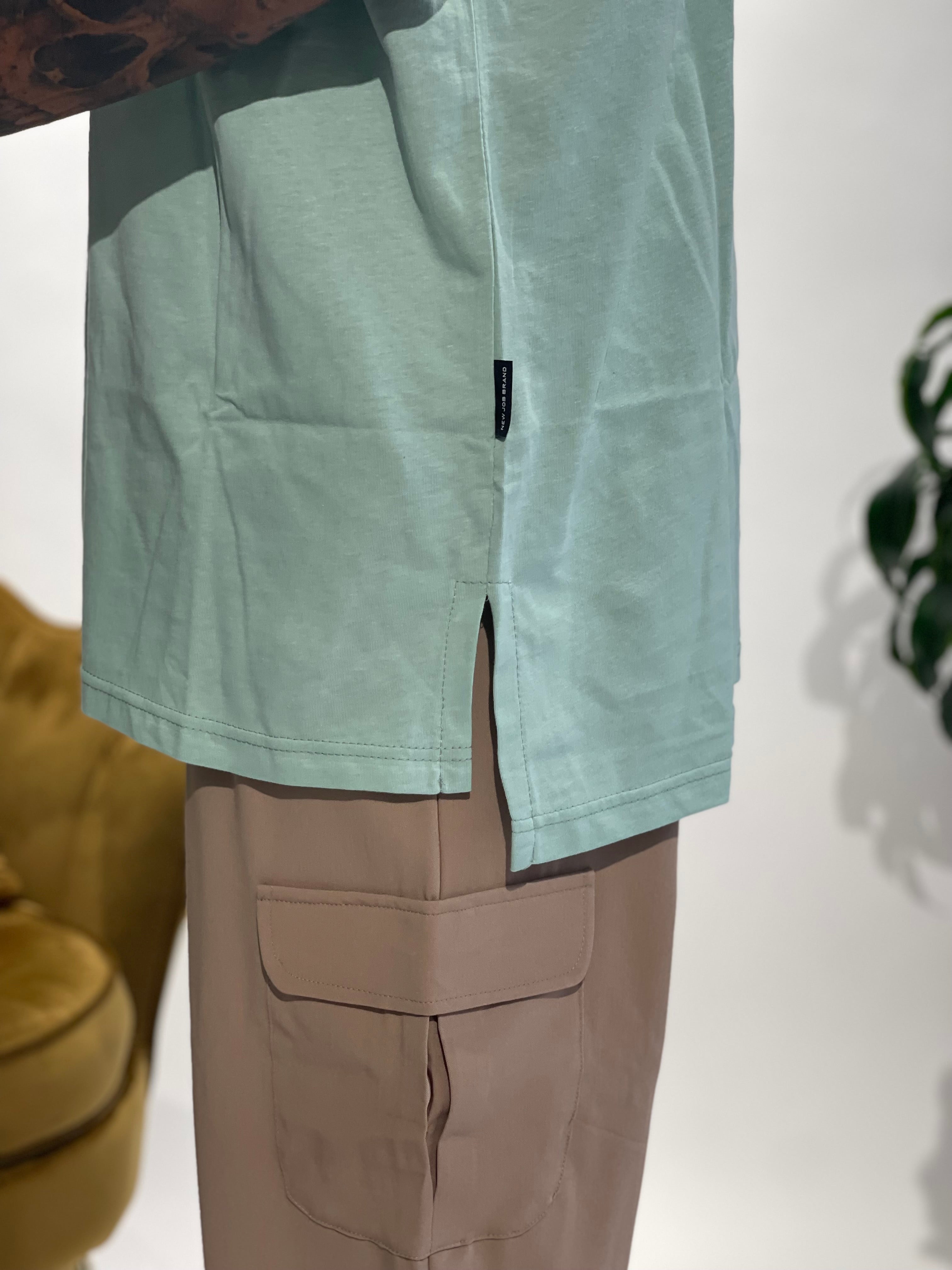 SHIRT OVER LOVE IS ON FIRE VERDE ACQUA NEW JOB BRAND