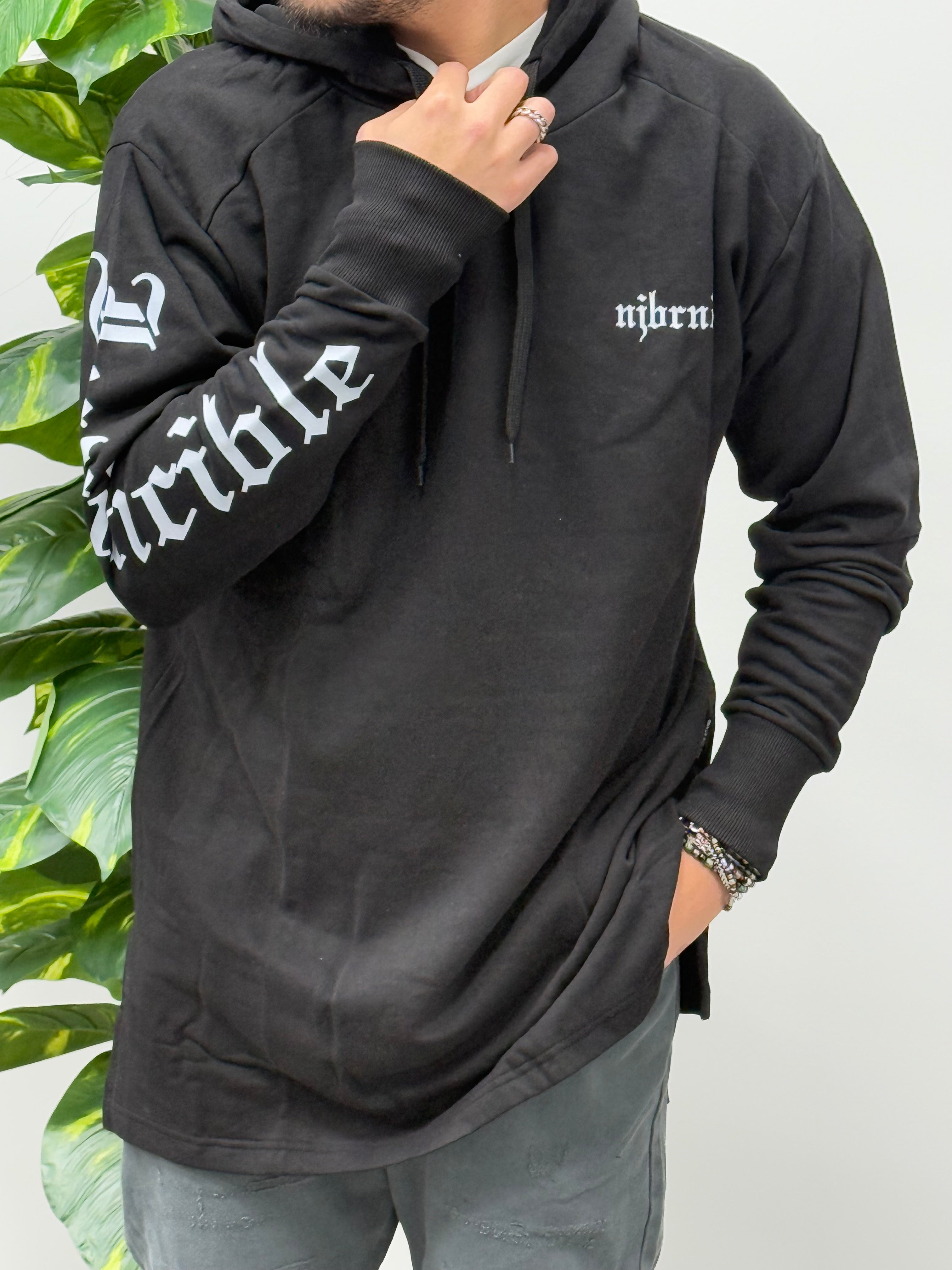 FELPA INVINCIBLE LUNGA CON CAPPUCCIO NERA