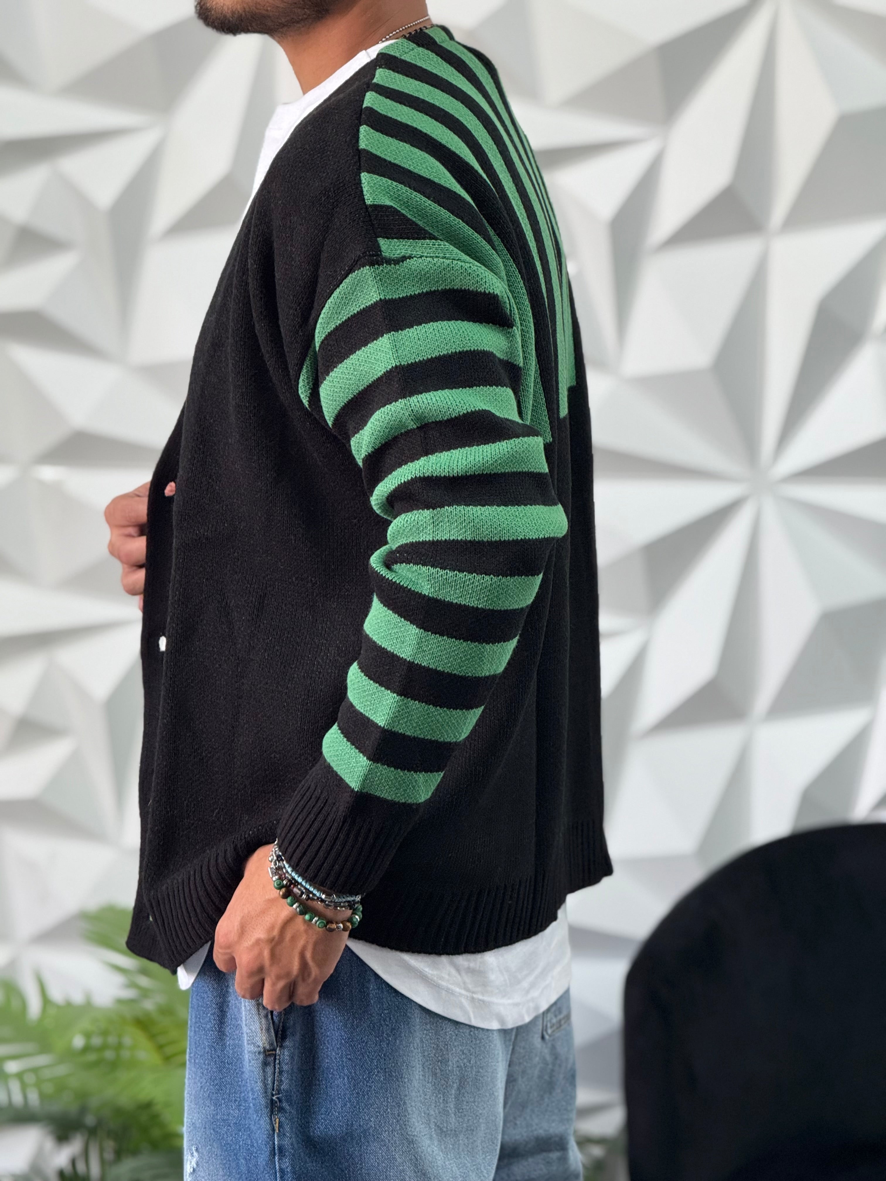 Cardigan riga over New Job Brand