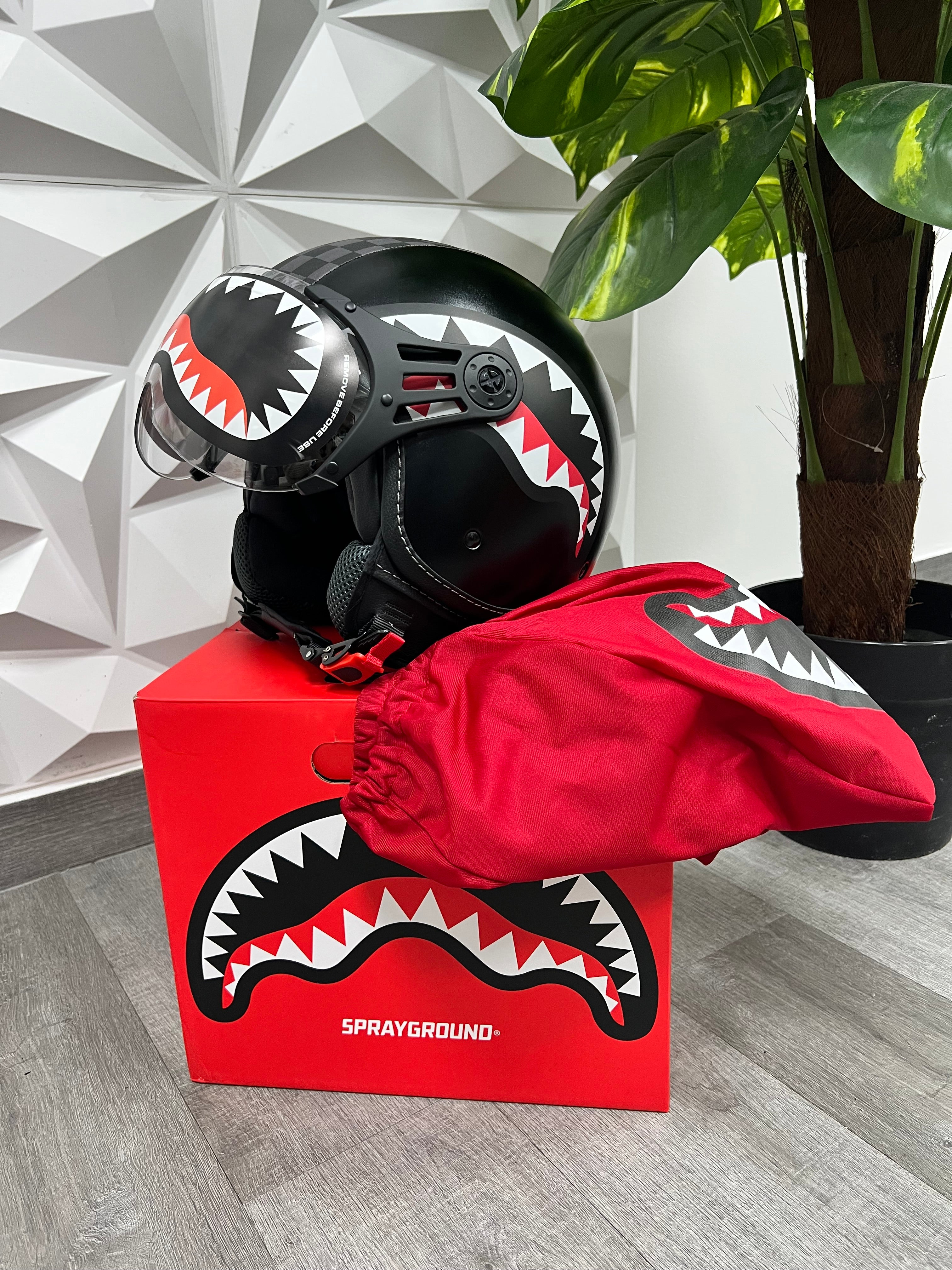 CASCO SPRAYGROUND NERO