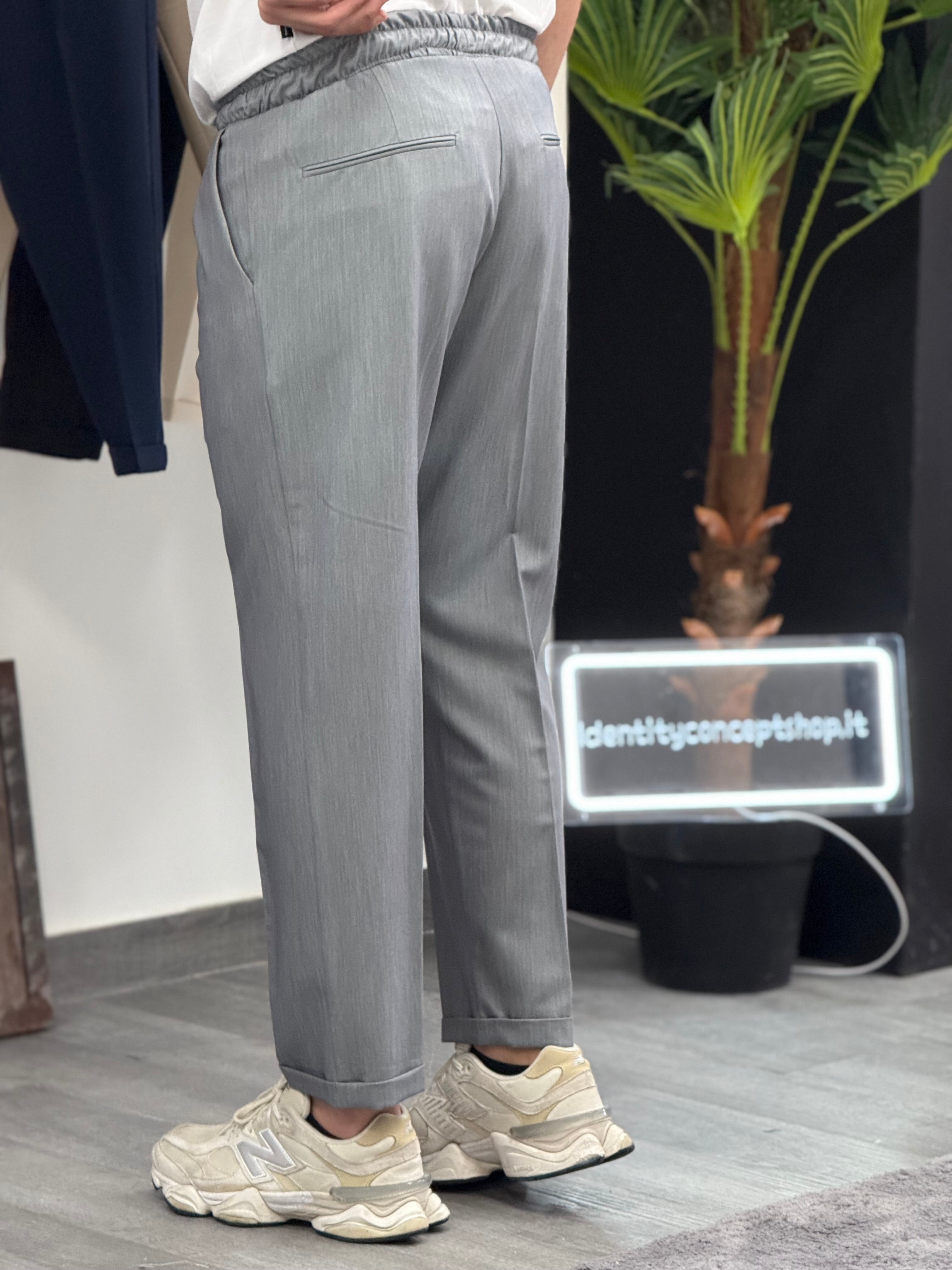 PANTALACCIO GOLDEN NEW JOB BRAND