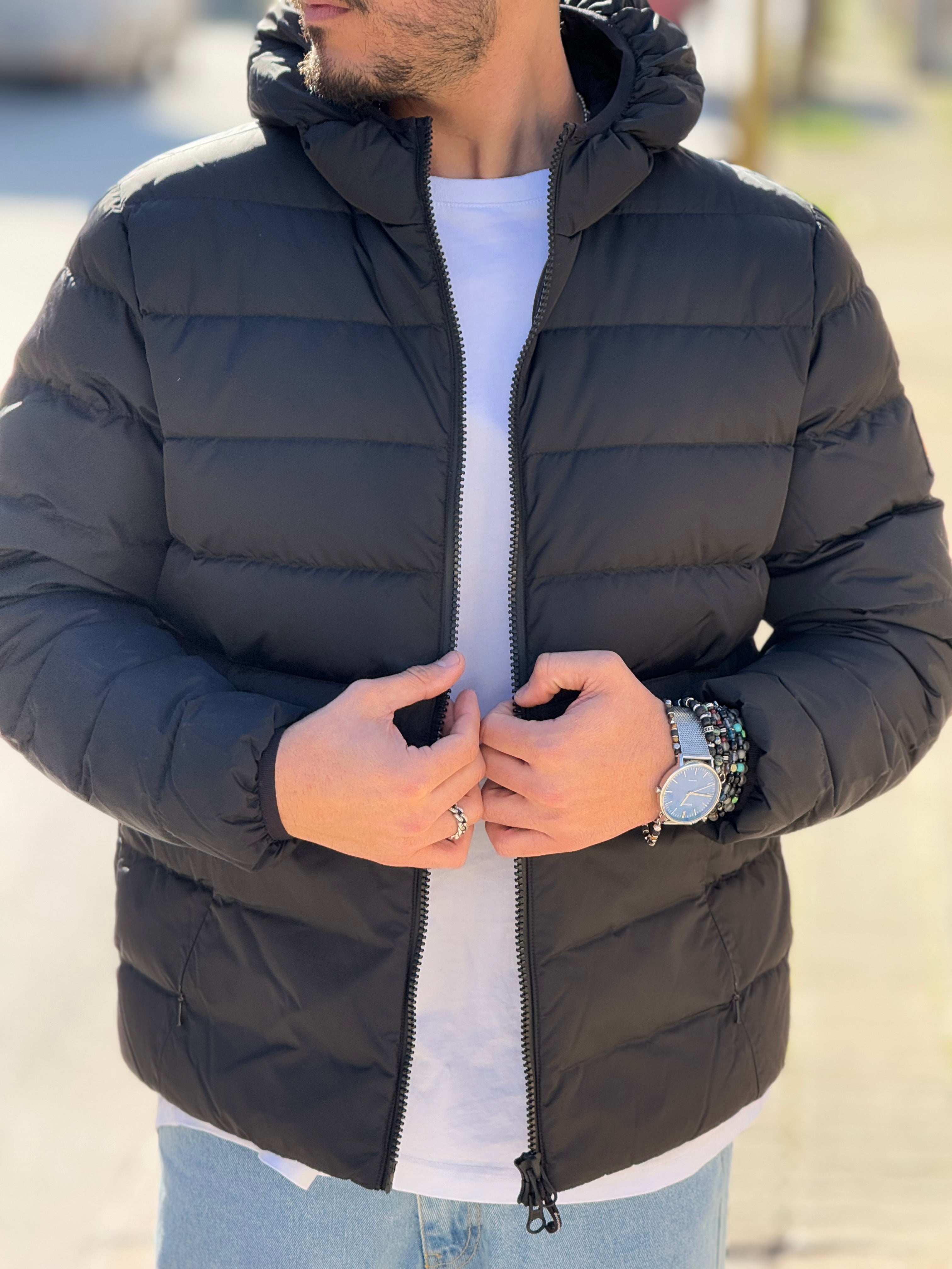 REFRIGIWEAR NERO CON CAPPUCCIO