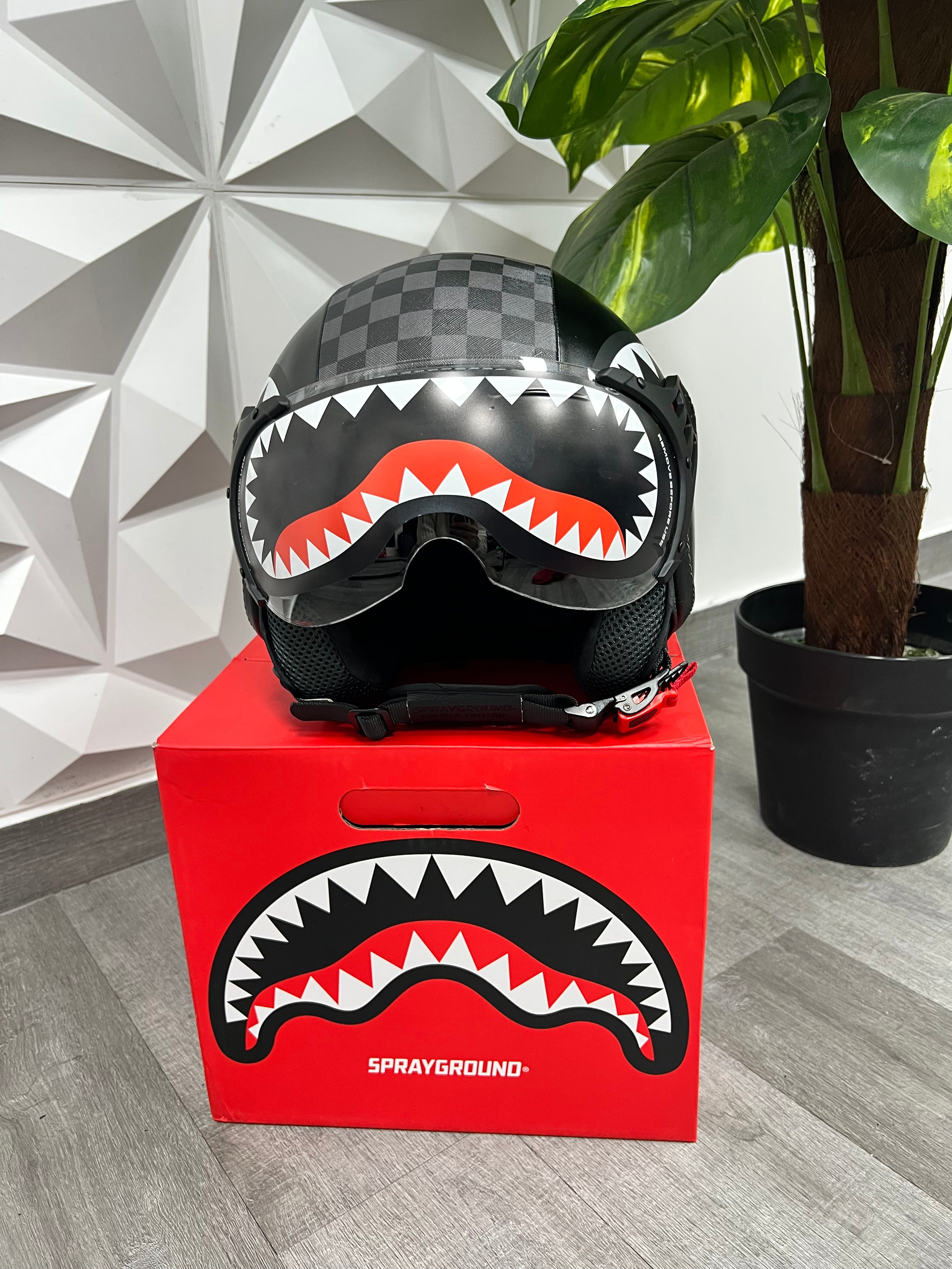 CASCO SPRAYGROUND NERO