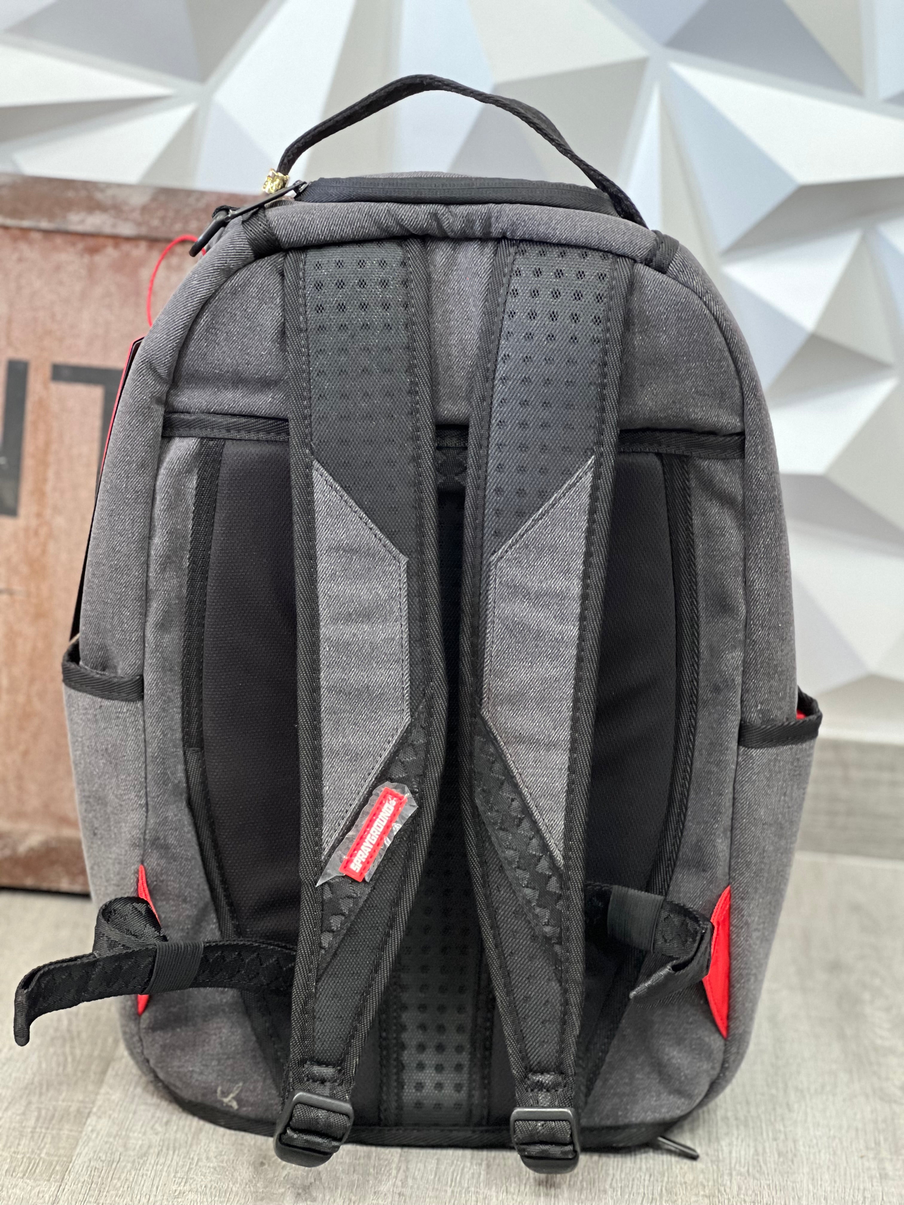 SHARK CENTRAL PAINTED DLXS BACKPACK 910B7165NSZ