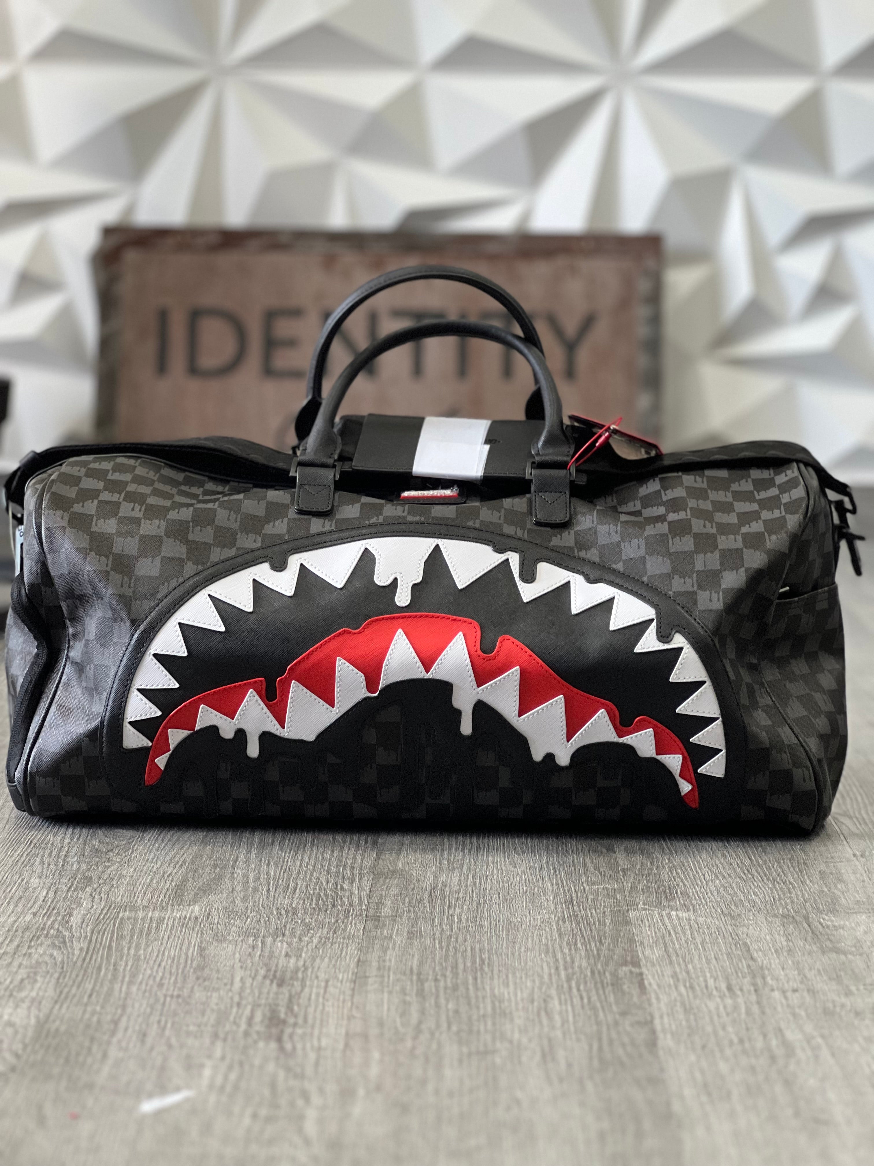 SPRAYGROUND BORSONE UOMO DRIPPING SHARKS IN PARIS DUFFLE 910D7966NSZ NERO