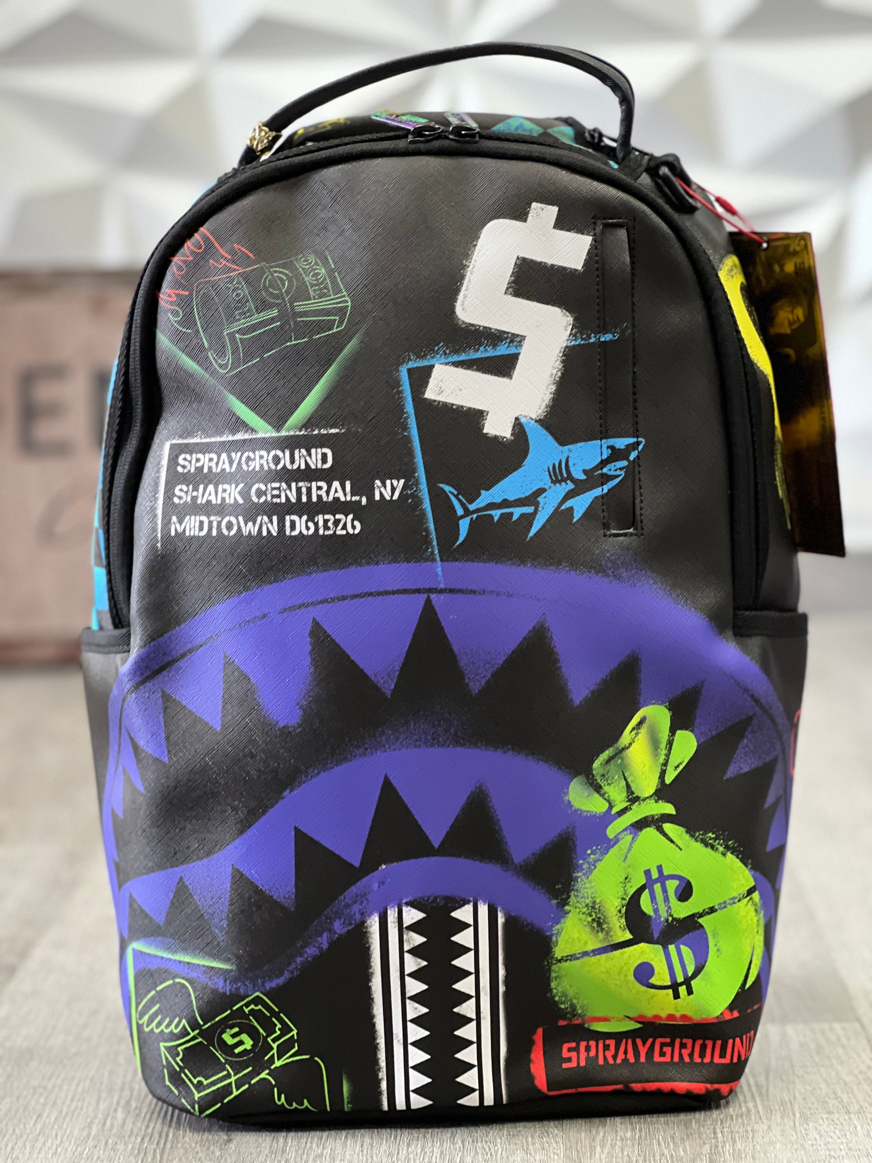 SHARK CENTRAL STENCILS- BLACK DLXSV BACKPACK 910B7620NSZ