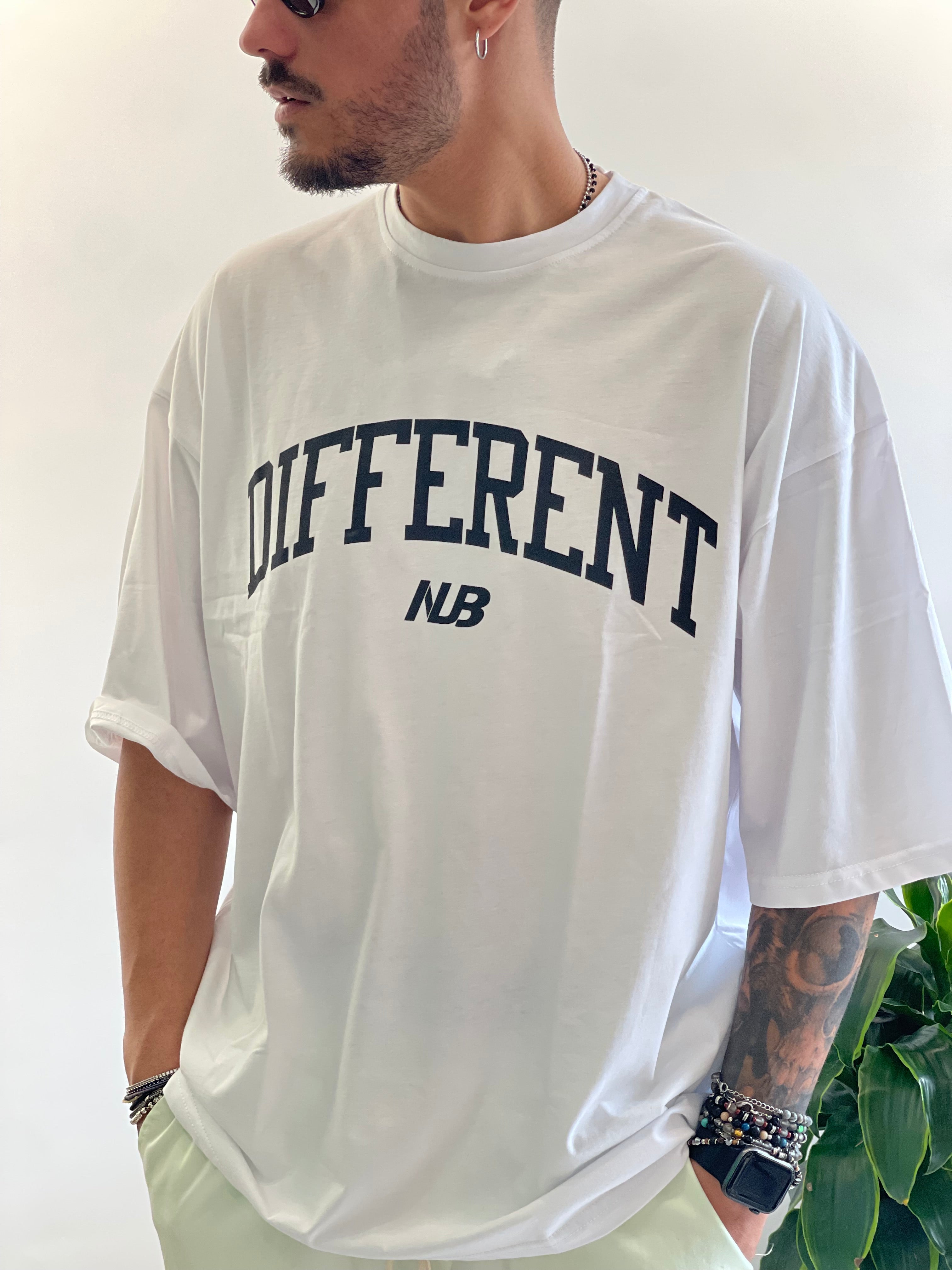 T-Shirt DIFFERENT NJB